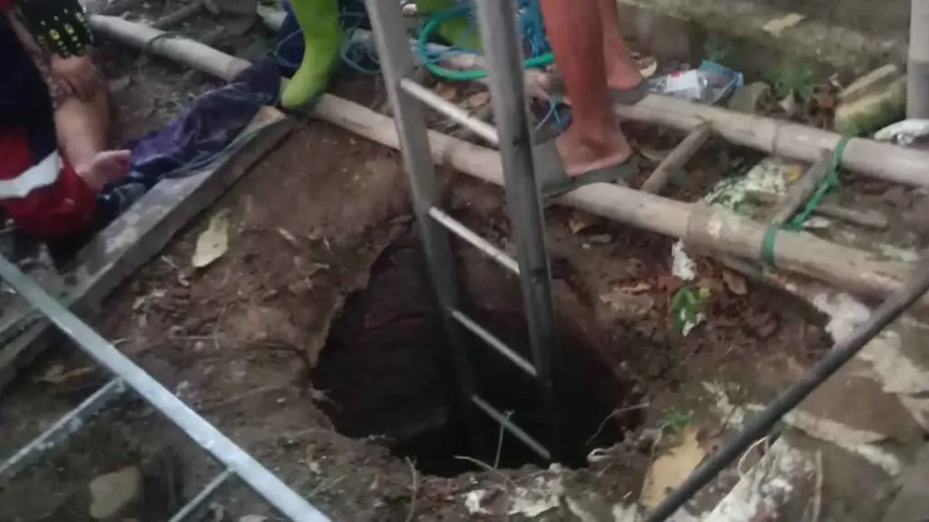 Penutup Septictank Ambrol, Warga Asembagus Terperosok