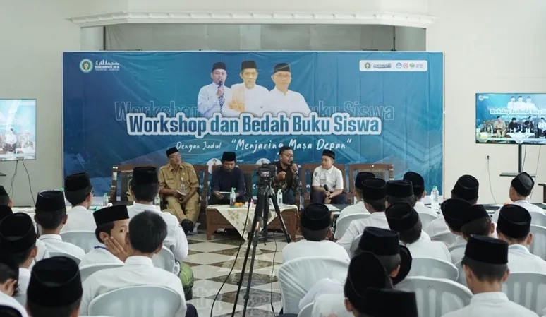 Santri Tebuireng Luncurkan Buku, Literasi Pesantren Diperkuat