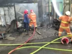 Tambal Ban dan Penjual Bensin Terbakar