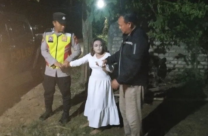Wanita Berkostum Kuntilanak Diamankan, Riwayatnya Terungkap