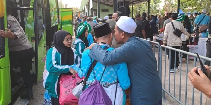 1.199 Jemaah Haji Malang Pulang, Empat Wafat