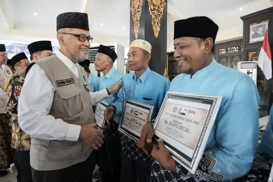 17 Jemaah Haji Jombang Terima Dana Hibah UEA