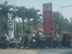 Antrean BBM Bangkalan Dipicu Distribusi Tersendat