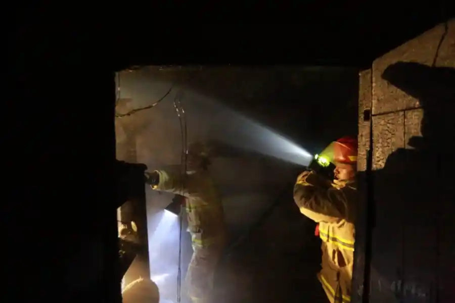 Dapur Rumah Terbakar Usai Pemilik Pulang Kerja