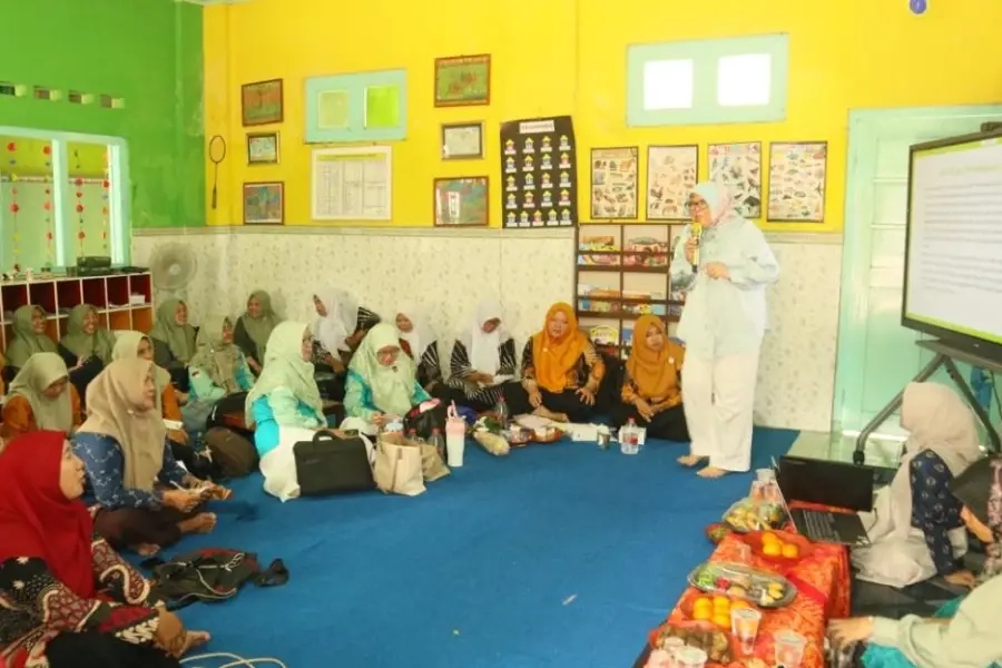 Dosen UNESA Dampingi Guru PAUD Susun Pembelajaran Mendalam