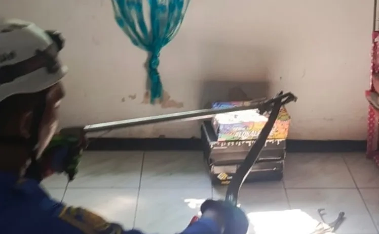 Empat Ular Masuk Permukiman, Damkar Jombang Siaga