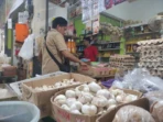 Harga Beras dan Bawang Putih Melonjak, Daya Beli Melemah Harga Beras dan Bawang Putih Melonjak, Daya Beli Melemah