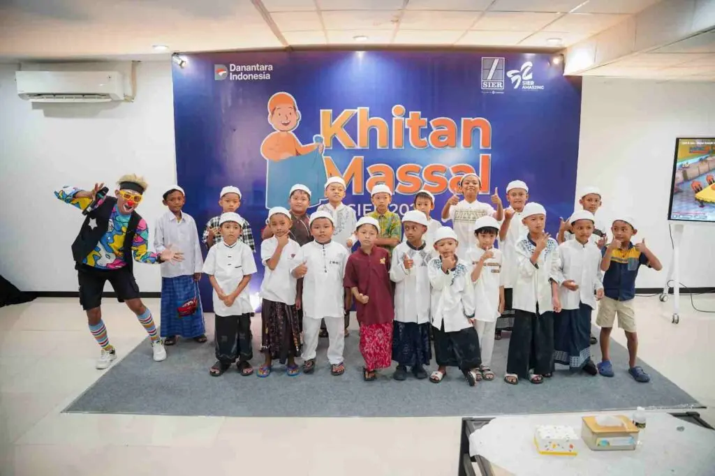 Khitan Massal HUT SIER Jangkau 100 Anak Ring 1