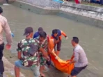 Mayat Misterius Mengapung di Kanal Magetan Mayat Misterius Mengapung di Kanal Magetan