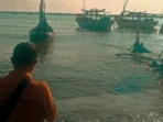 Perahu Nelayan Jangkar Tenggelam Diterjang Gelombang