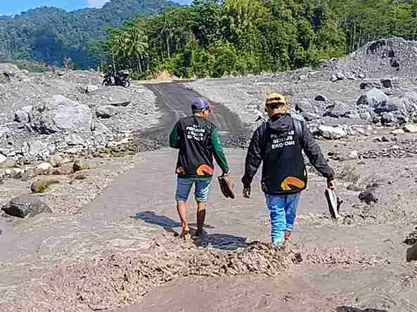 Petugas SE2026 Lumajang Pertaruhkan Keselamatan Demi Data Akurat