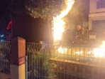Truk Mi Instan Terbakar di Pungging