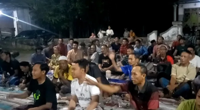 Warga Desak Operasional Pabrik Plastik Dihentikan