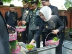 Ziarah Makam Warnai HUT Ke-108 Kota Mojokerto Ziarah Makam Warnai HUT Ke-108 Kota Mojokerto