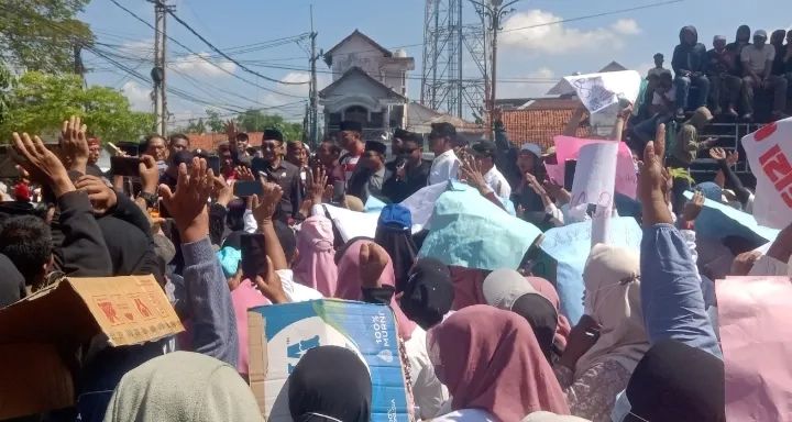 Demo Desak Pemerintah Lanjutkan Program MBG