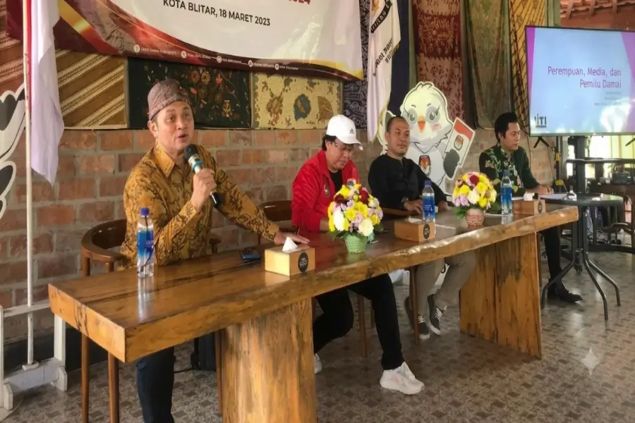 Ikatan Jurnalis Televisi Indonesia (IJTI) merespons keras pernyataan Presiden Republik Indonesia, Prabowo Subianto, yang menyebut adanya pihak-pihak berperilaku seperti Londo Ireng (komprador/pengadu domba) dengan bersembunyi di balik profesi wartawan.