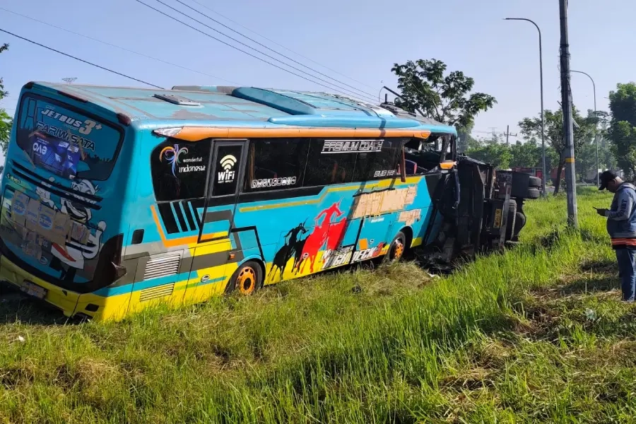 Kecelakaan Maut Suramadu Tewaskan Dua Pengendara
