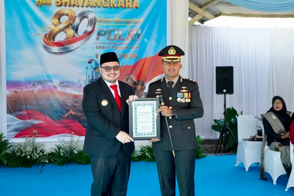 Mas Dhito Raih Penghargaan Polres Kediri