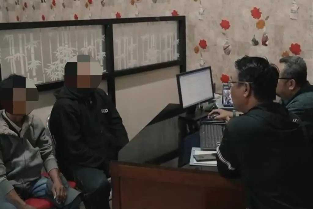 Pemkot Surabaya Sanksi Oknum DLH Pelaku Pungli