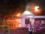 Rumah-Ploso-Ludes-Terbakar-Kerugian-Rp350-Juta Rumah-Ploso-Ludes-Terbakar-Kerugian-Rp350-Juta