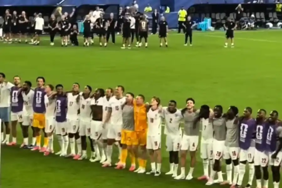 Wonderwall-Simbol-Harapan-Baru-Inggris-di-Piala-Dunia