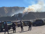 Bromo Kembali Terbakar, Api Dekati Jembatan Kaca