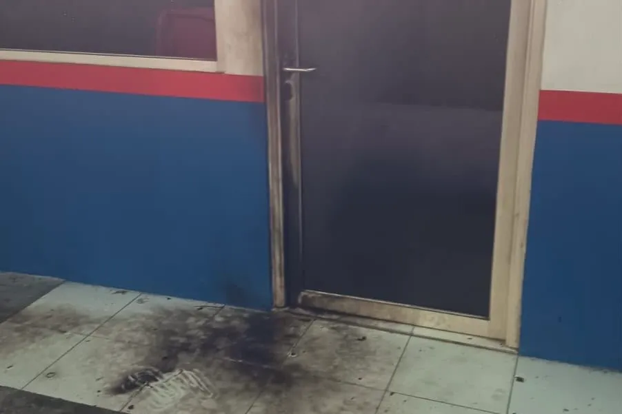 Dua Pos Polisi Surabaya Diduga Dilempar Molotov