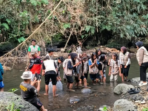 Mahasiswa FPIK UB Tebar 10 Ribu Benih Wader