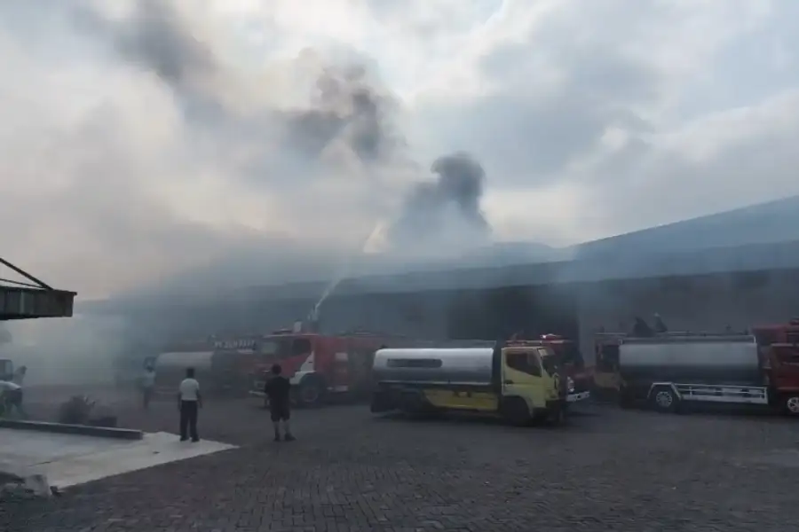Pabrik Mie Telur di Mojokerto Terbakar