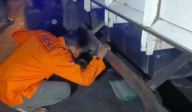 Pengendara Vario Tewas Terlindas Truk di Mojoagung