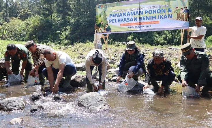 STP Tanam 3.750 Pohon, Tebar 50.000 Benih Ikan di Banyuwangi