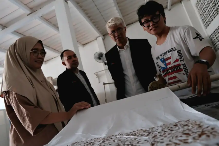 UHW Perbanas Kembangkan Cap Batik 3D untuk Difabel