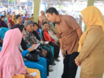 Warga Benjeng Keluhkan Jalan Rusak dan Banjir ke Wabup Warga Benjeng Keluhkan Jalan Rusak dan Banjir ke Wabup
