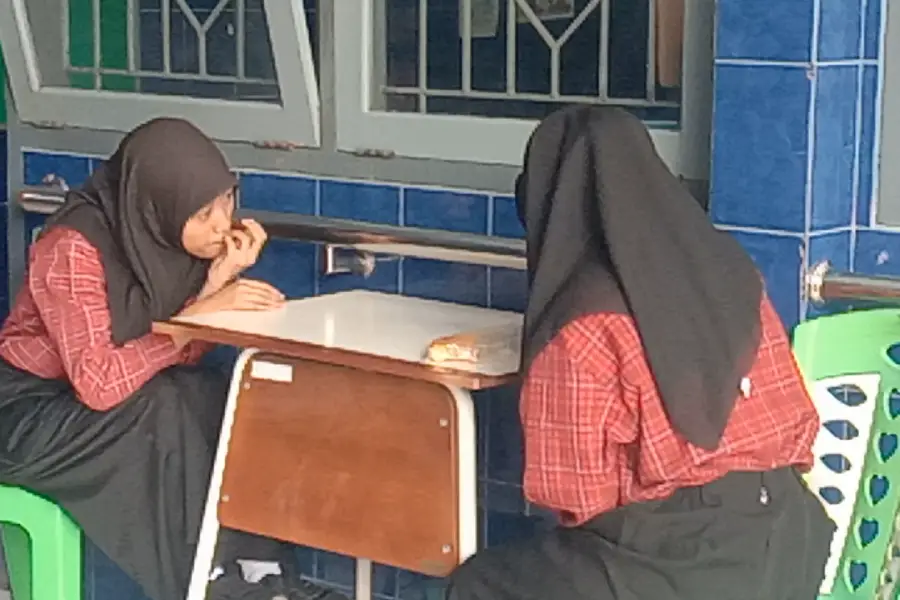 10 Siswa SLB Blitar Diduga Keracunan Usai Santap MBG