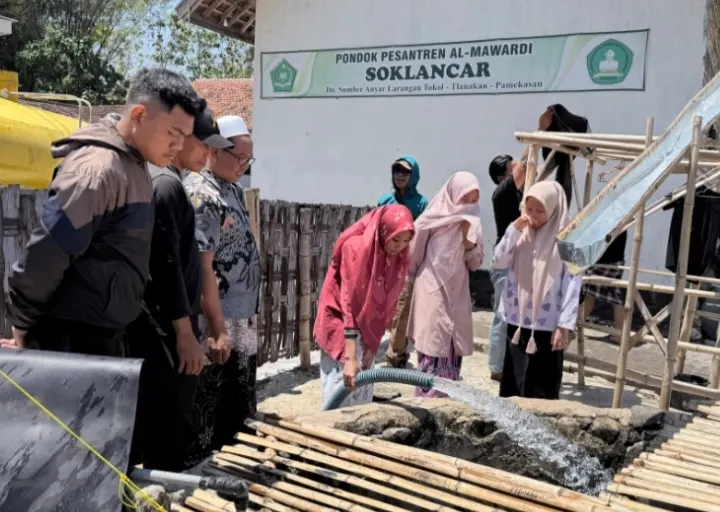 AJP Salurkan Air Bersih, Kekeringan Pamekasan Meluas