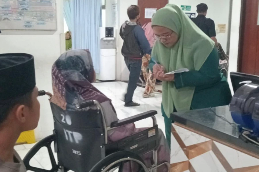 Belasan Santri Roisus Shobur Diduga Keracunan MBG