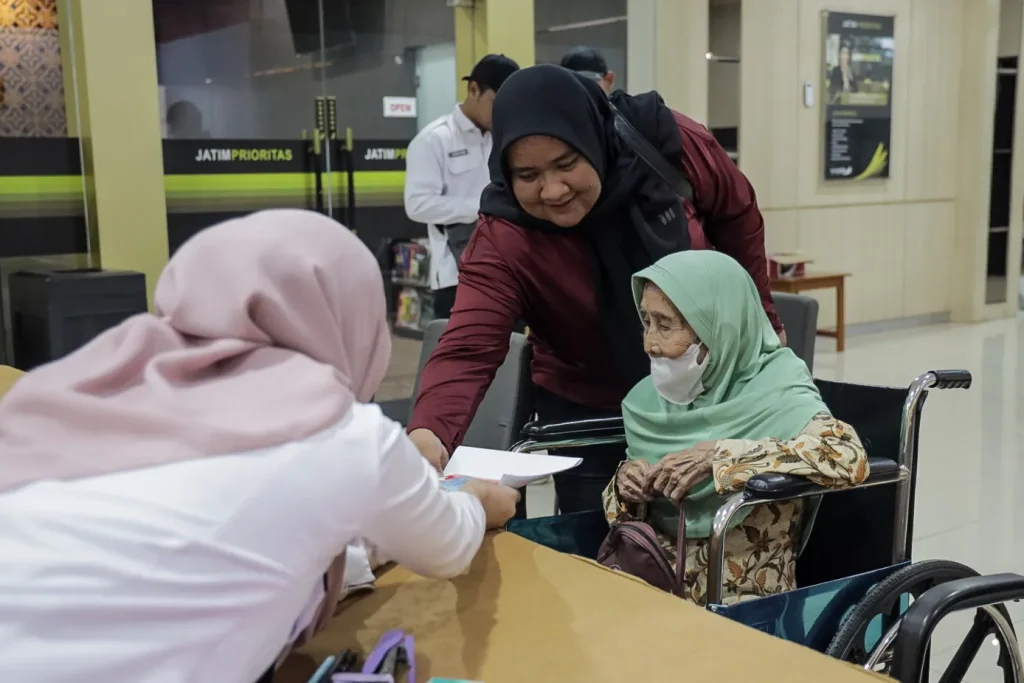 Dinsos Kediri Awasi PKH Plus Tahap III