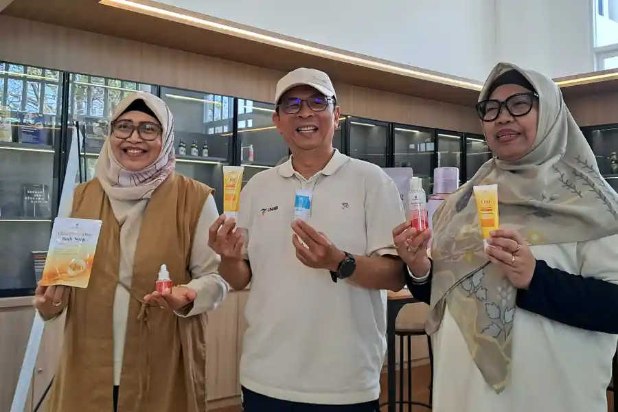 Farmasi Unair Luncurkan Empat Kosmetik Hasil Riset