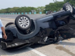 Innova Tabrak Truk di Tol Madiun, Lima Orang Luka