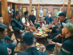 Kapolsek Gedeg Perkuat Komunikasi Cegah Konflik Silat Kapolsek Gedeg Perkuat Komunikasi Cegah Konflik Silat