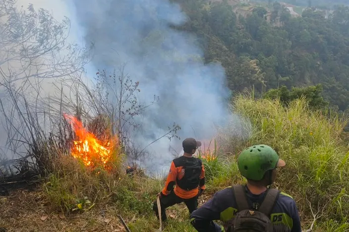 Kebakaran Lahan 4 Hektare Melanda Singolangu