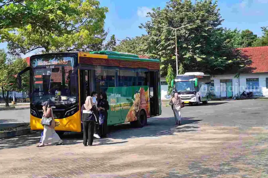 Khofifah Gratiskan Trans Jatim di Delapan Koridor