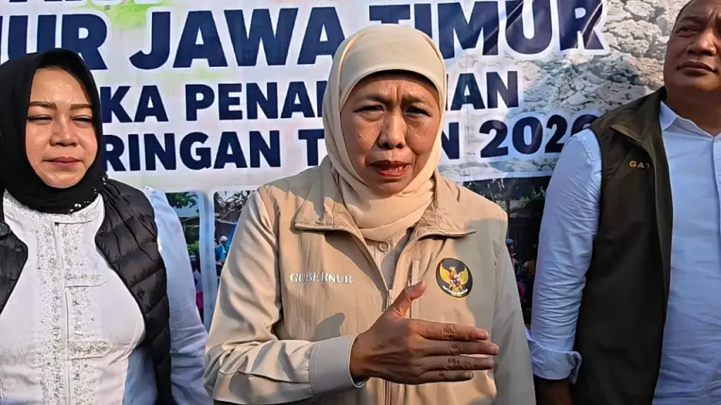 Khofifah Minta DMI Gelar Salat Istisqa Serentak