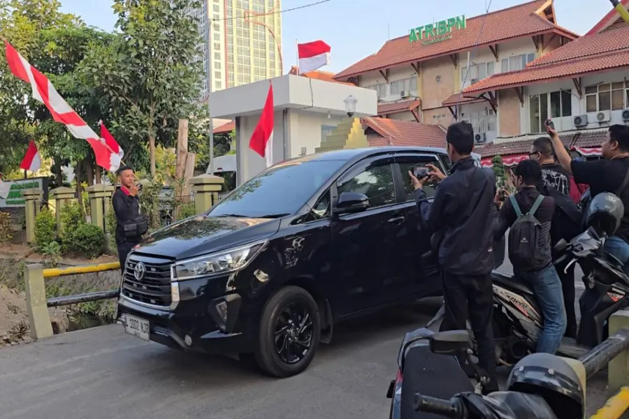 KPK Geledah Kanwil BPN Jatim Lebih dari Enam Jam