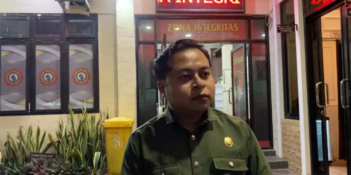 Pak Dur Ditahan, Status Naik Jadi Tersangka Pak Dur Ditahan, Status Naik Jadi Tersangka