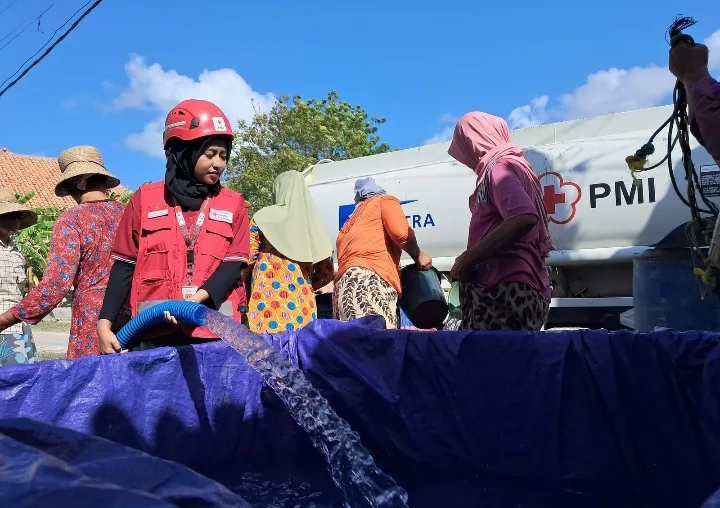 PMI Pamekasan Salurkan 490 Ribu Liter Air Bersih