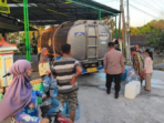 Polres Ngawi Salurkan 10.000 Liter Air ke Pandean Polres Ngawi Salurkan 10.000 Liter Air ke Pandean