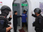 Razia Lapas Malang Temukan Ponsel, 50 Tes Urine Negatif Razia Lapas Malang Temukan Ponsel, 50 Tes Urine Negatif