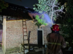 Rumah Hanafi di Jombang Ludes Terbakar Rumah Hanafi di Jombang Ludes Terbakar