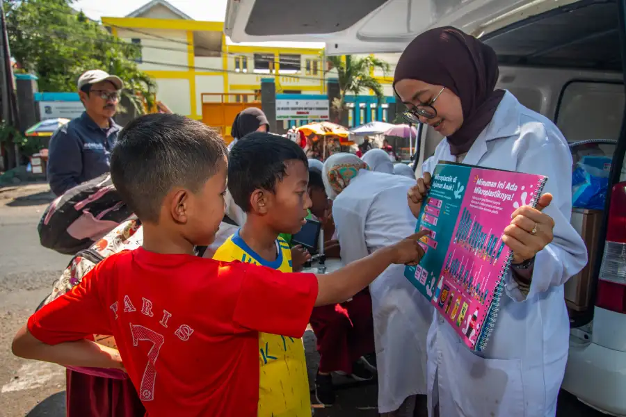 Siswa Surabaya Teliti Mikroplastik di Kali Tebu